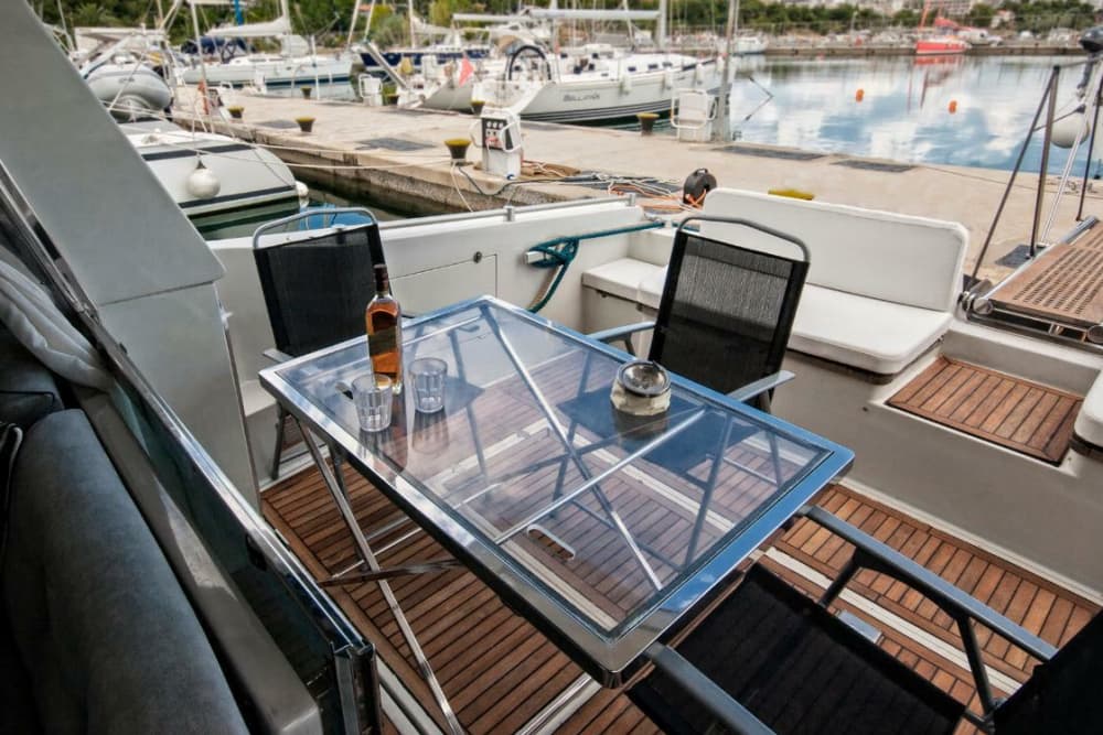 Popołudniowa rozkosz na Morzu Egejskim: 3,5-godzinny prywatny rejs wzdłuż wybrzeża lub historyczny