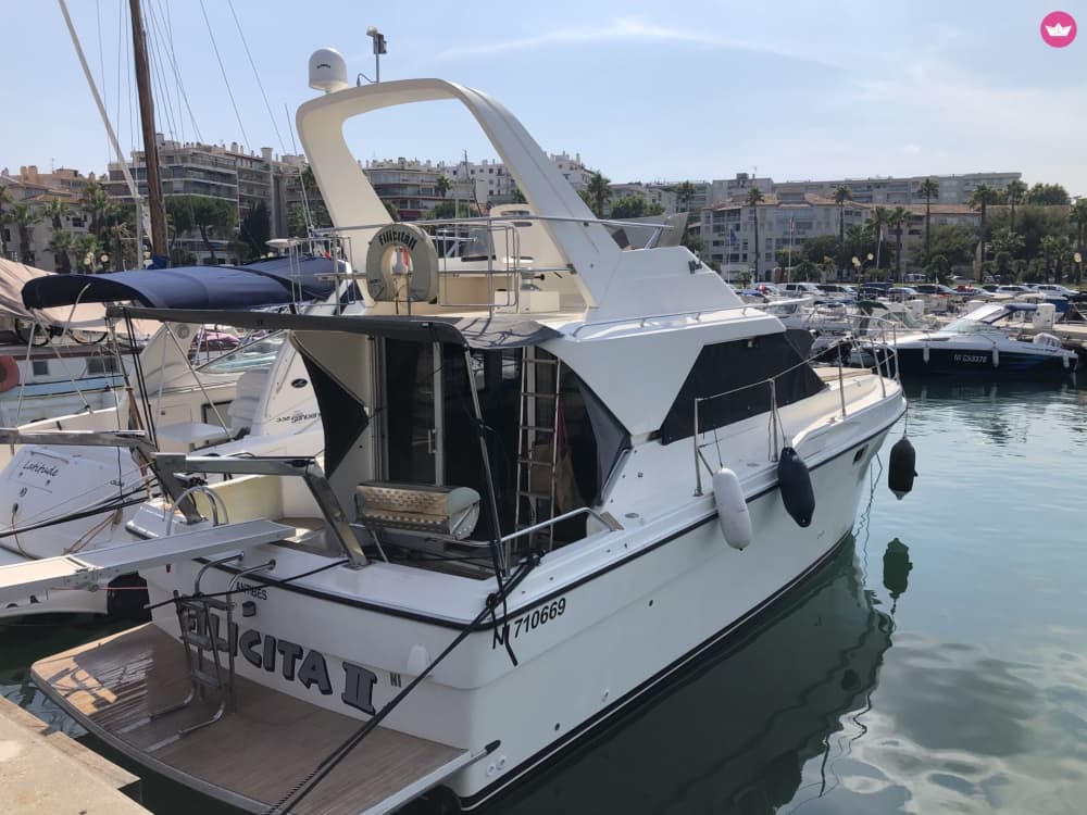 Ηλιοβασίλεμα ανάμεσα στα νησιά Λερίν 🌅 (επιλογή: βραδιές με πυροτεχνήματα 🎆)