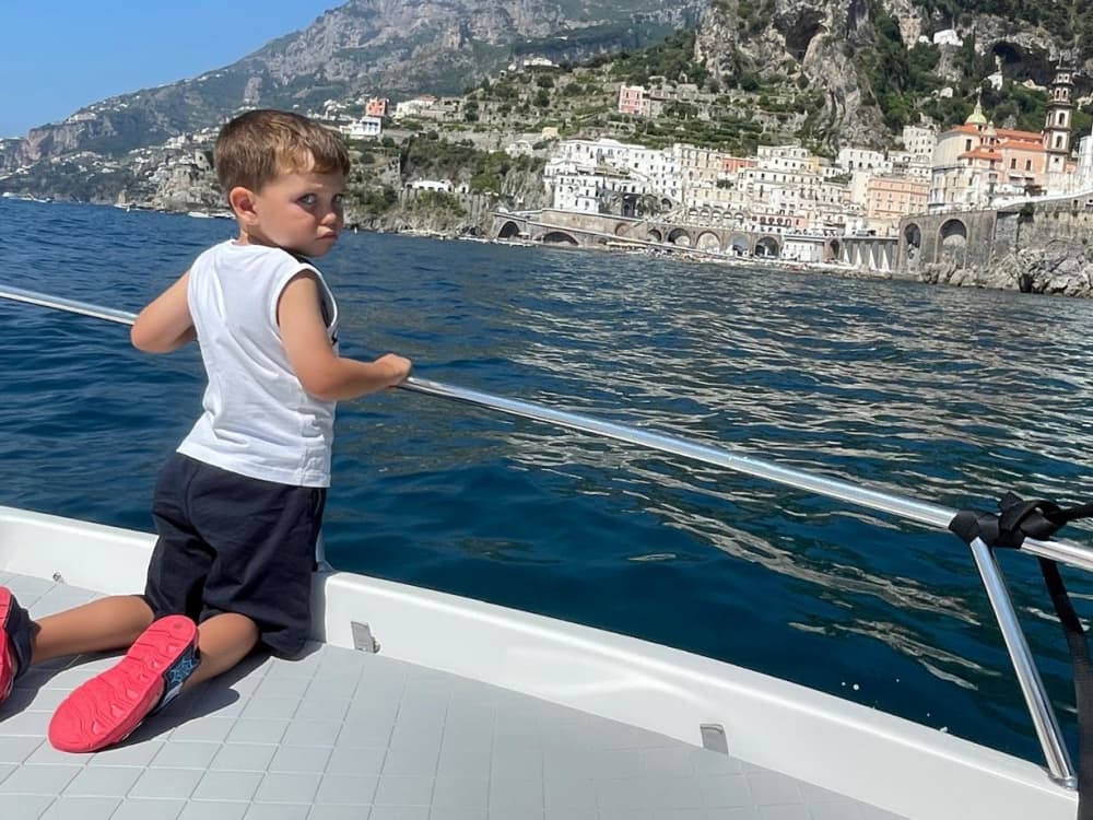 Закат в Амальфи: Золотой час на побережье Амальфи