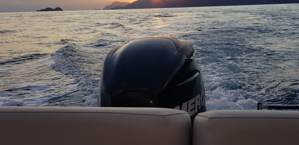 Закат в Амальфи: Золотой час на побережье Амальфи