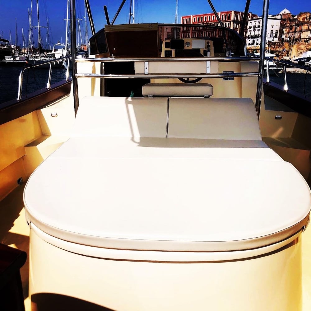 Godetevi una Bellissima Giornata lungo la Costa di Taranto a Bordo di un Elegante Gozzo Sorrentino