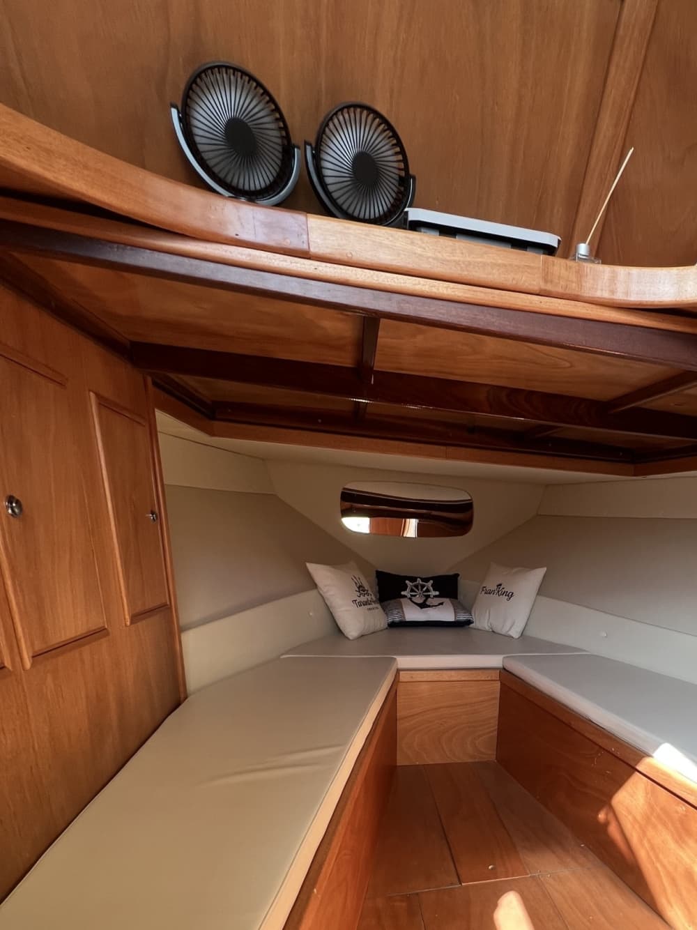 Godetevi una Bellissima Giornata lungo la Costa di Taranto a Bordo di un Elegante Gozzo Sorrentino