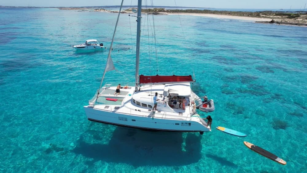 Vacker katamarankryssning från Ibiza till Formentera 6 timmar