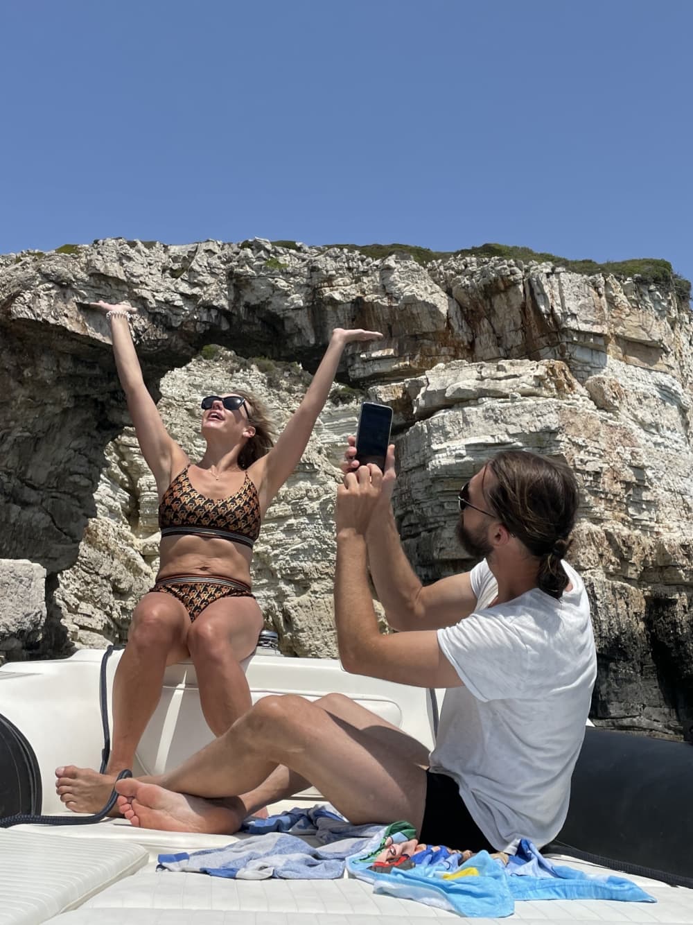 Naviguer avec les dieux : une journée à la découverte de Lefkada en bateau à moteur