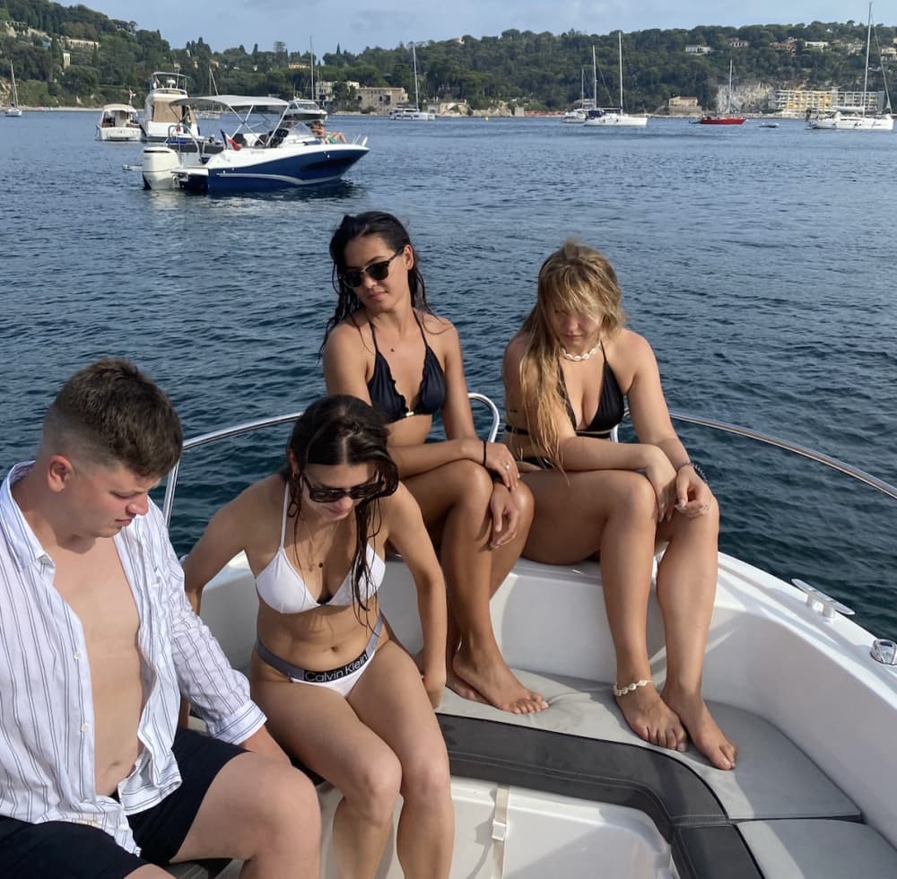 Day at sea: Discover the secrets of the Mediterranean aboard your private boat for an unforgettable memory