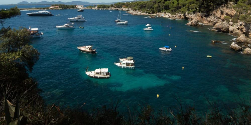 Direzione Antibes: la tua escursione in mare privata