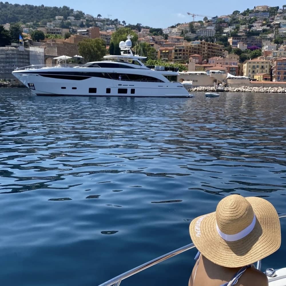 Day at sea: Discover the secrets of the Mediterranean aboard your private boat for an unforgettable memory