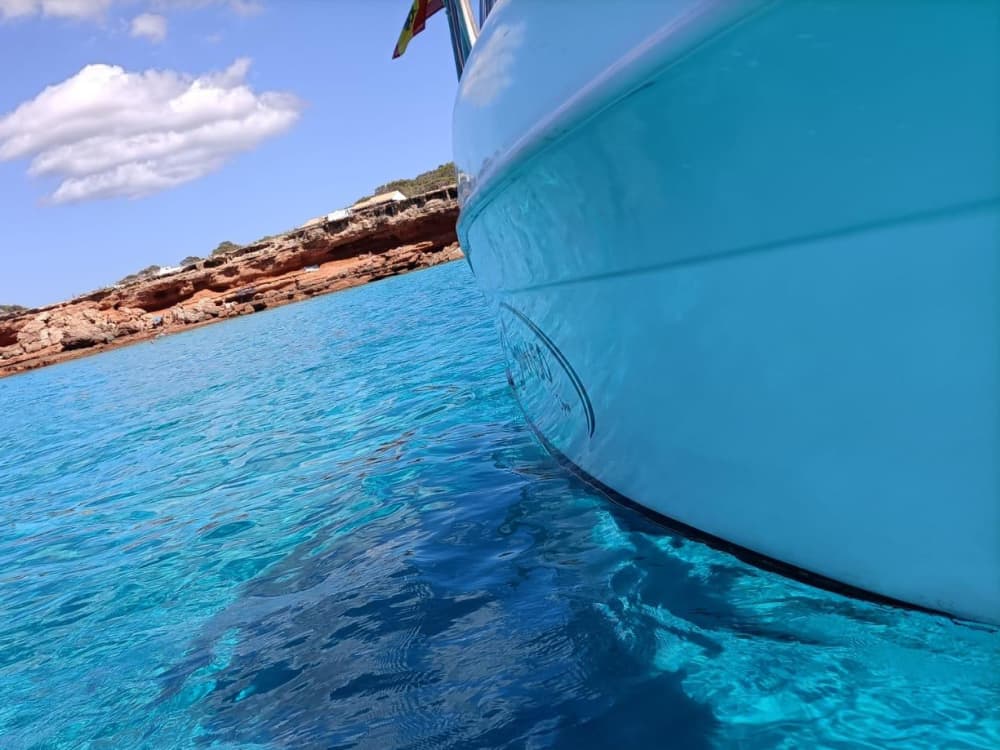 snorkeling + drinks + coves with crystal-clear waters | The perfect plan