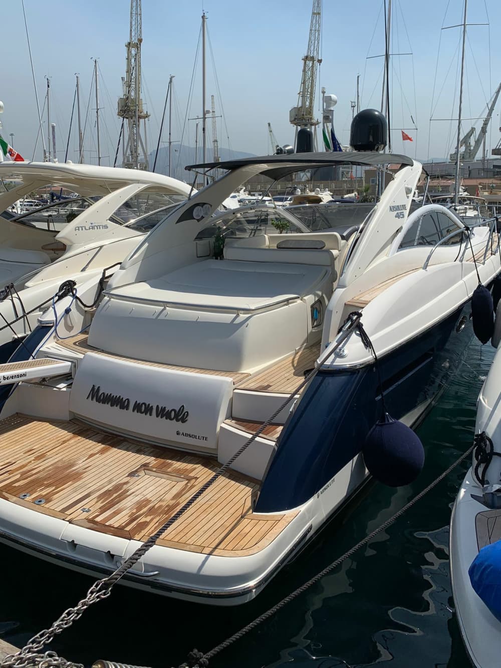 Verken Palermo vanaf het water: een hele dag op het water aan boord van een motorboot.