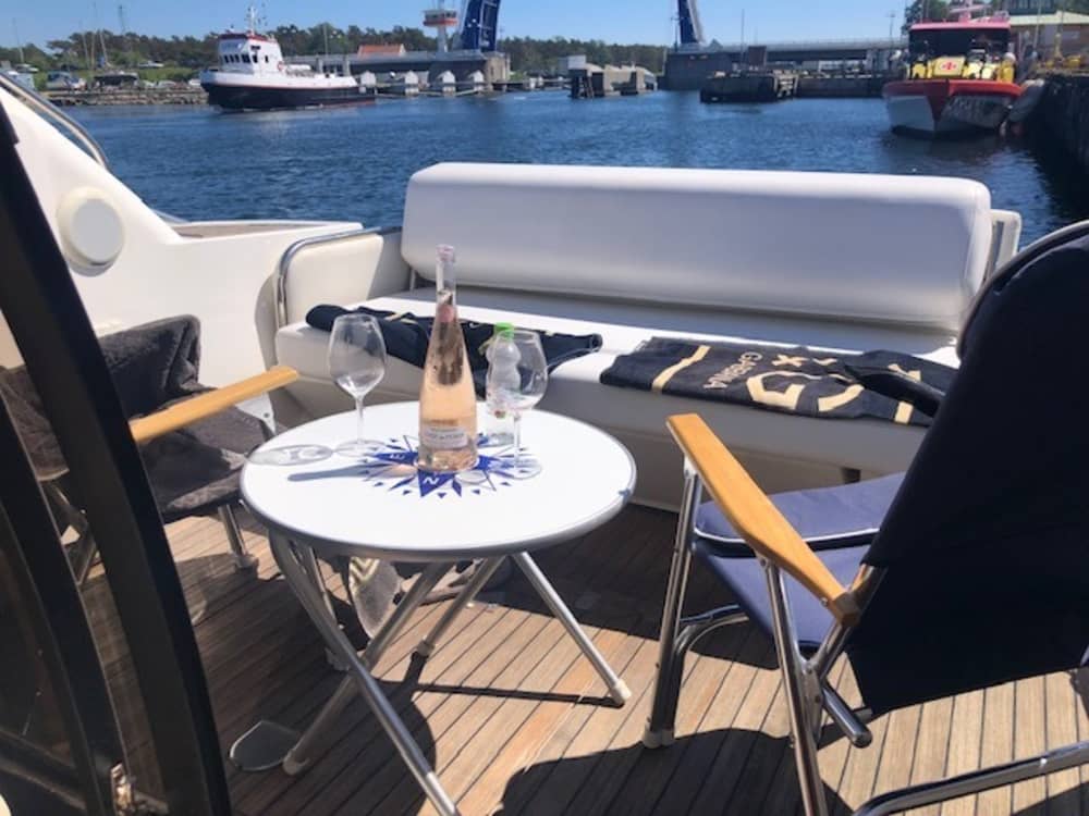 Disfruta de 3 horas y 15 minutos de sol en una lancha motora en Malmö.