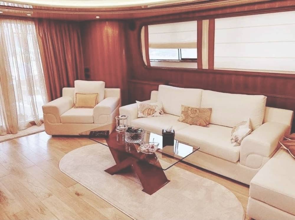 Une expérience légendaire : 4 h 45 pour découvrir Mykonos à bord d’un yacht à moteur