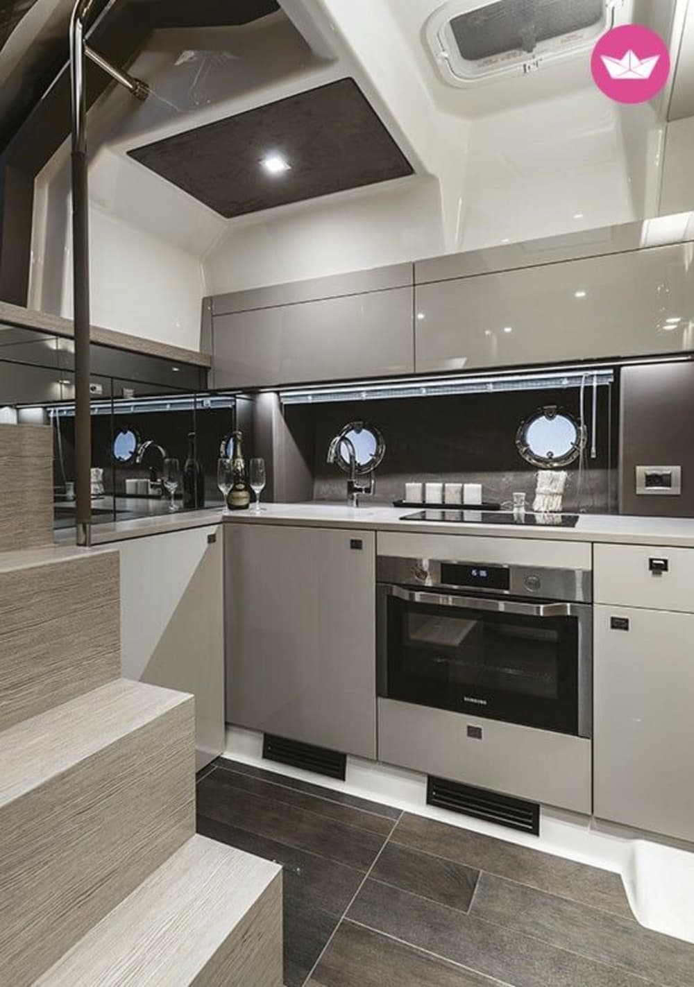 1 all-inclusive day aboard your private yacht: Cap d'Antibes / Lérins Islands