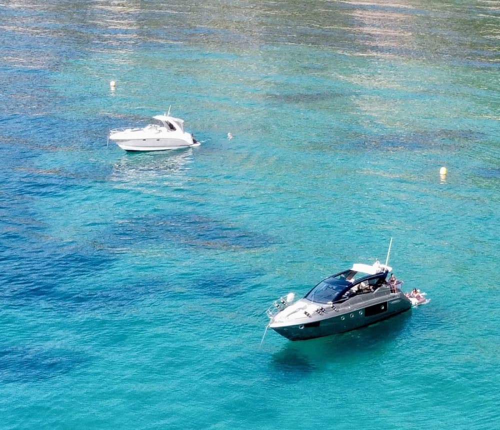 1 all-inclusive day aboard your private yacht: Cap d'Antibes / Lérins Islands