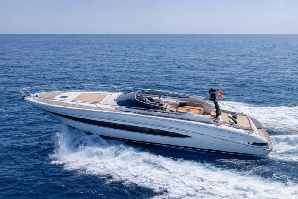 Ibiza Luxus-Yachttag: Geschwindigkeit, Stil & Formentera-Ausflug