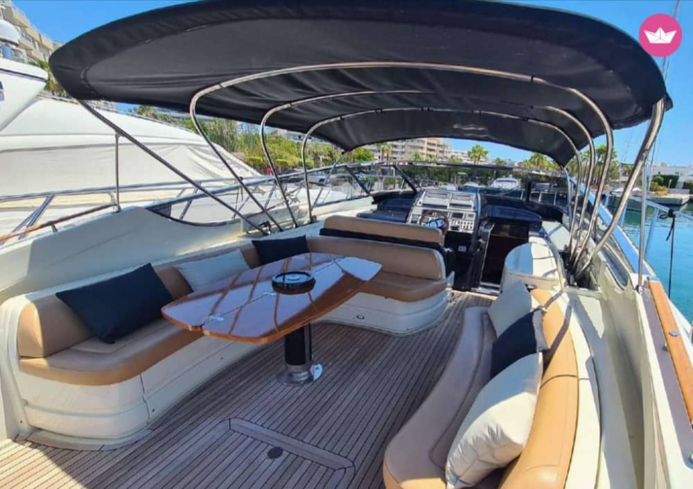 Ibiza Luxus-Yachttag: Geschwindigkeit, Stil & Formentera-Ausflug