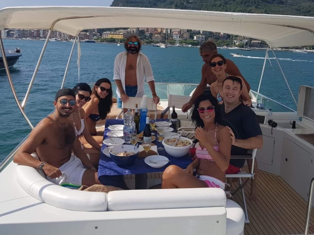 Une journée autour de La Spezia : profitez de 9 h de découverte en bateau à moteur