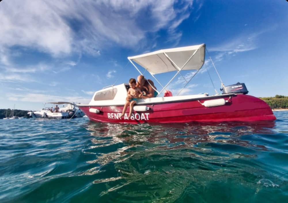 Private boat trip around Pula on a motorboat