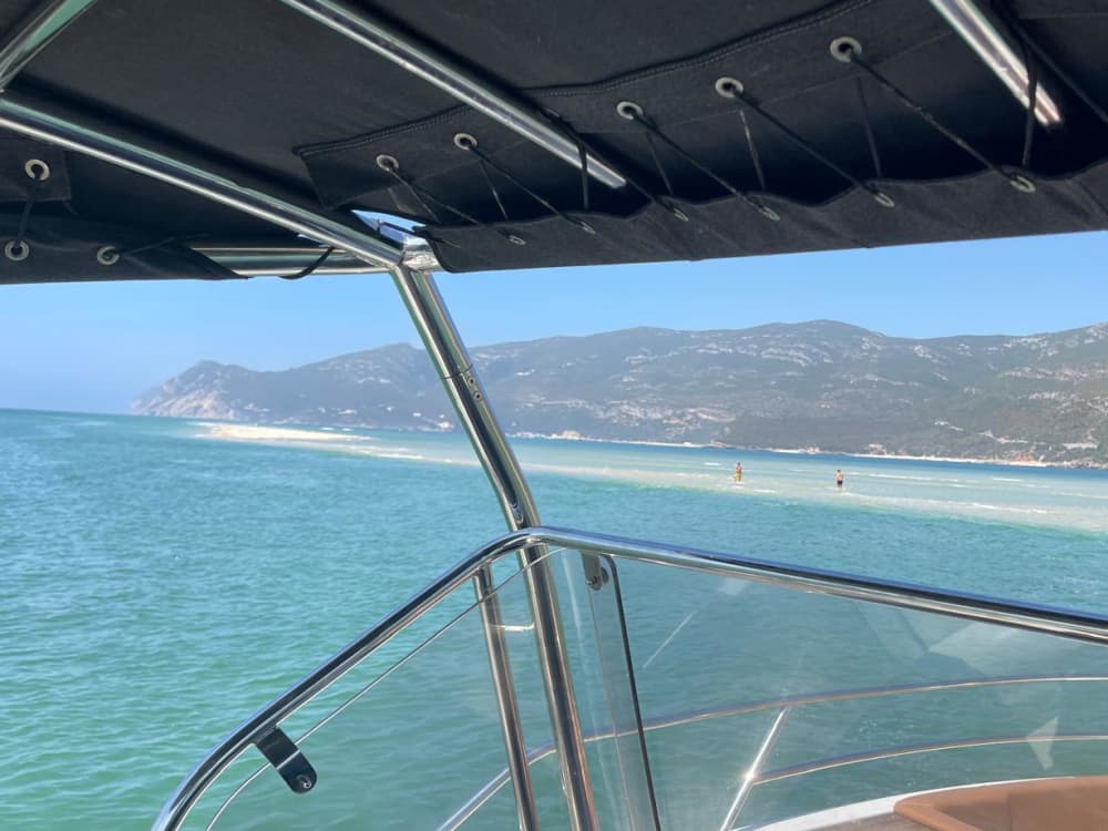 Ontdek het schiereiland Tróia op een motorboot gedurende 5 uur