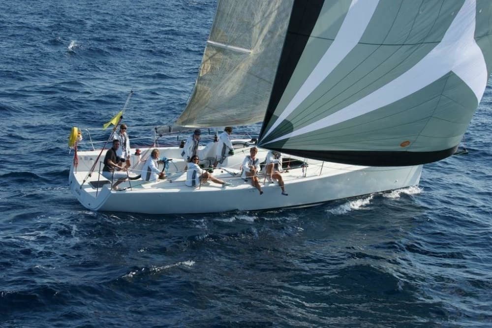 Beleef Le Verdon-sur-Mer als nooit tevoren vanaf een zeilboot.