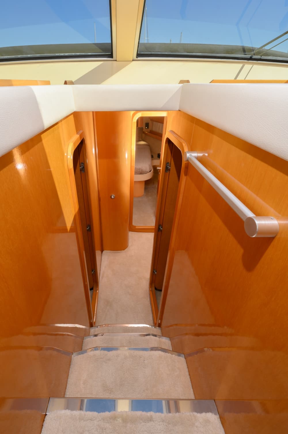 Your day in Marina Delta Kallithea: Rent a motorboat for 9h of discovery