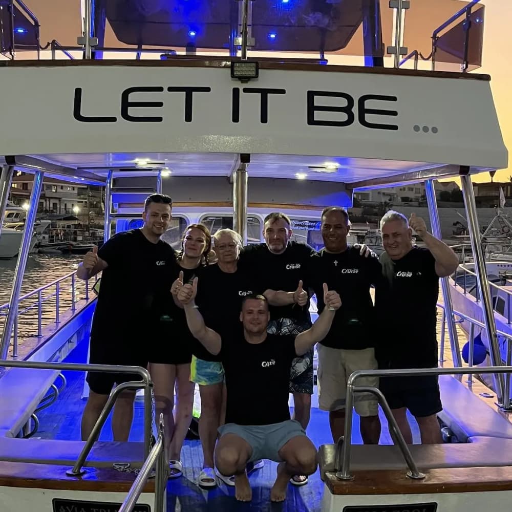 PROTARAS BLAUE LAGONE 
PRIVATE CHARTERFAHRTEN