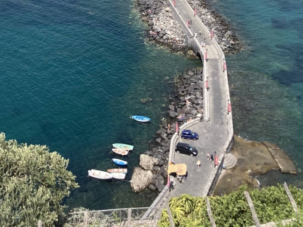 I sogni italiani iniziano in mare: un viaggio di 8 ore nel cuore della Costiera Amalfitana.