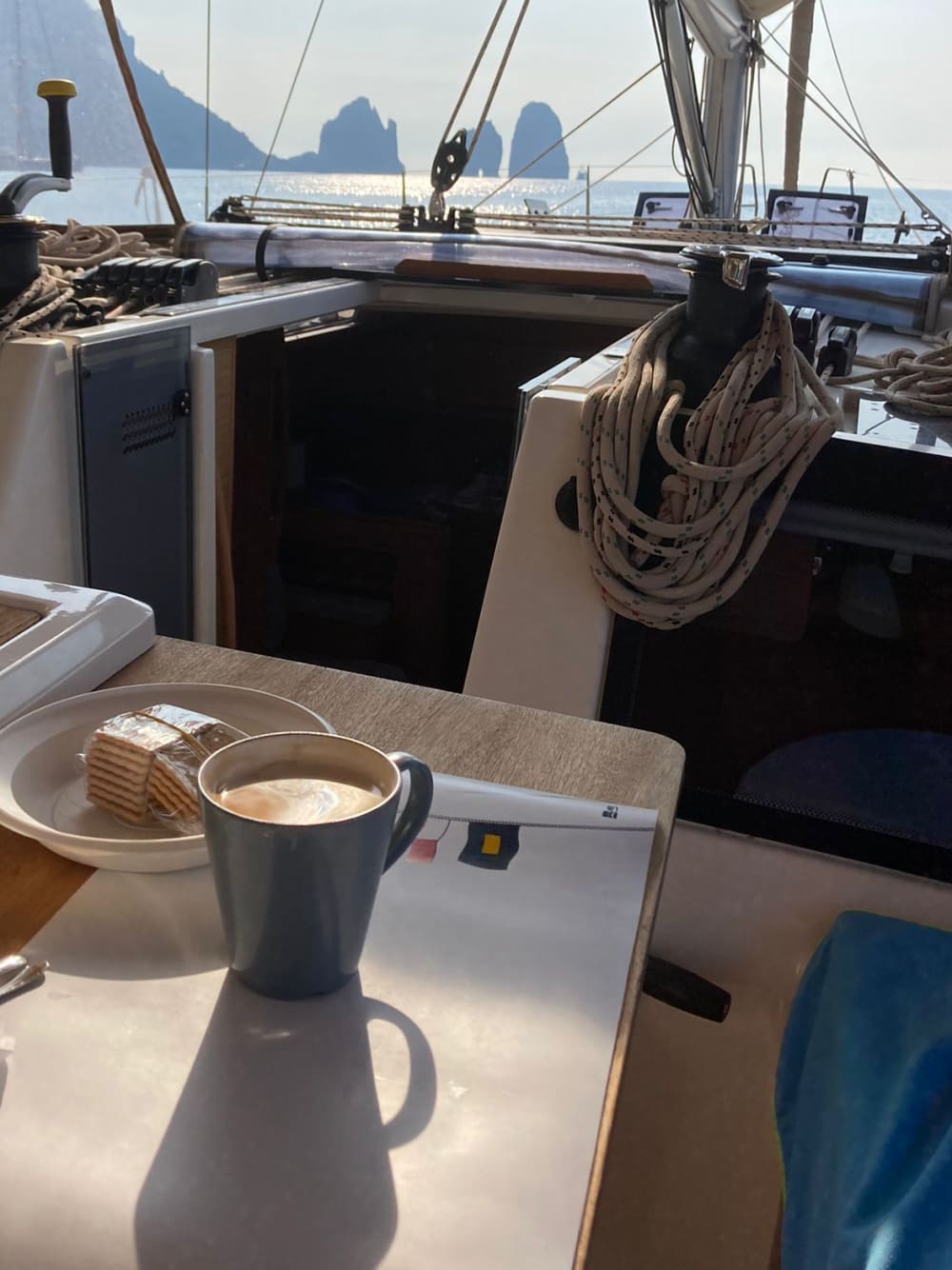I sogni italiani iniziano in mare: un viaggio di 8 ore nel cuore della Costiera Amalfitana.