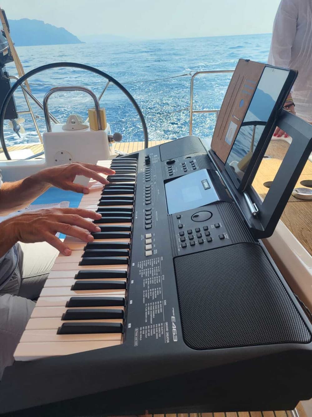 I sogni italiani iniziano in mare: un viaggio di 8 ore nel cuore della Costiera Amalfitana.