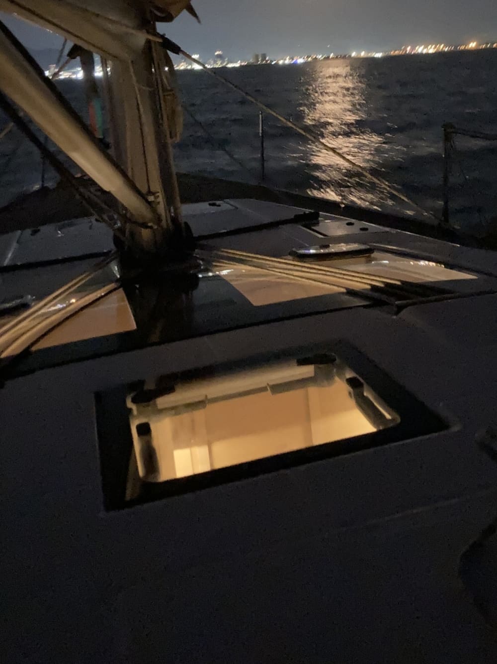 I sogni italiani iniziano in mare: un viaggio di 8 ore nel cuore della Costiera Amalfitana.