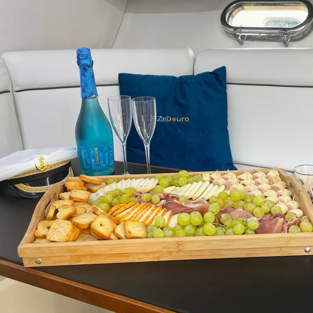 Porto : Croisière privée en yacht avec vin, collations et 6 ponts