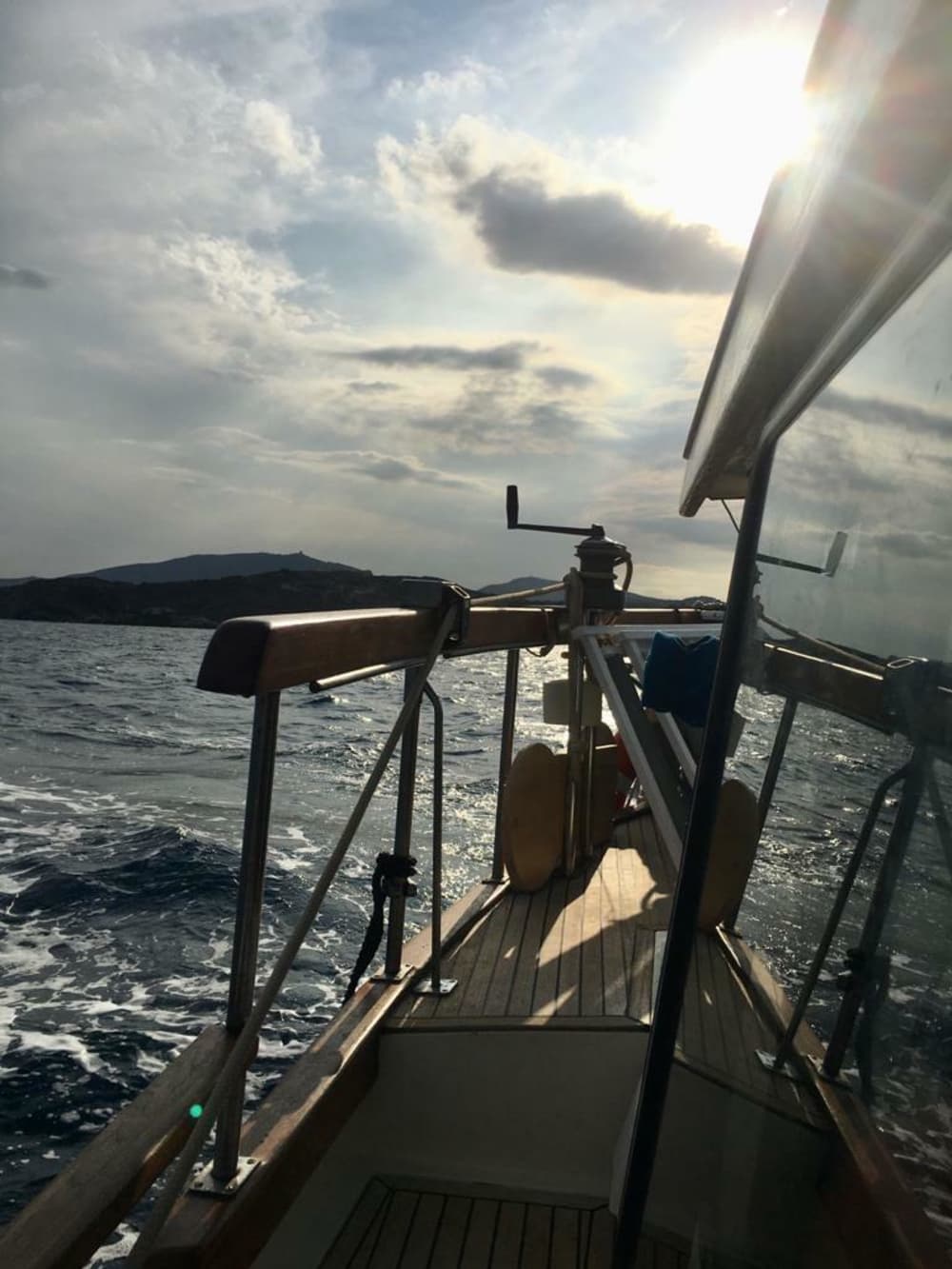 Découvrez El Port de la Selva en voilier pour une journée complète.