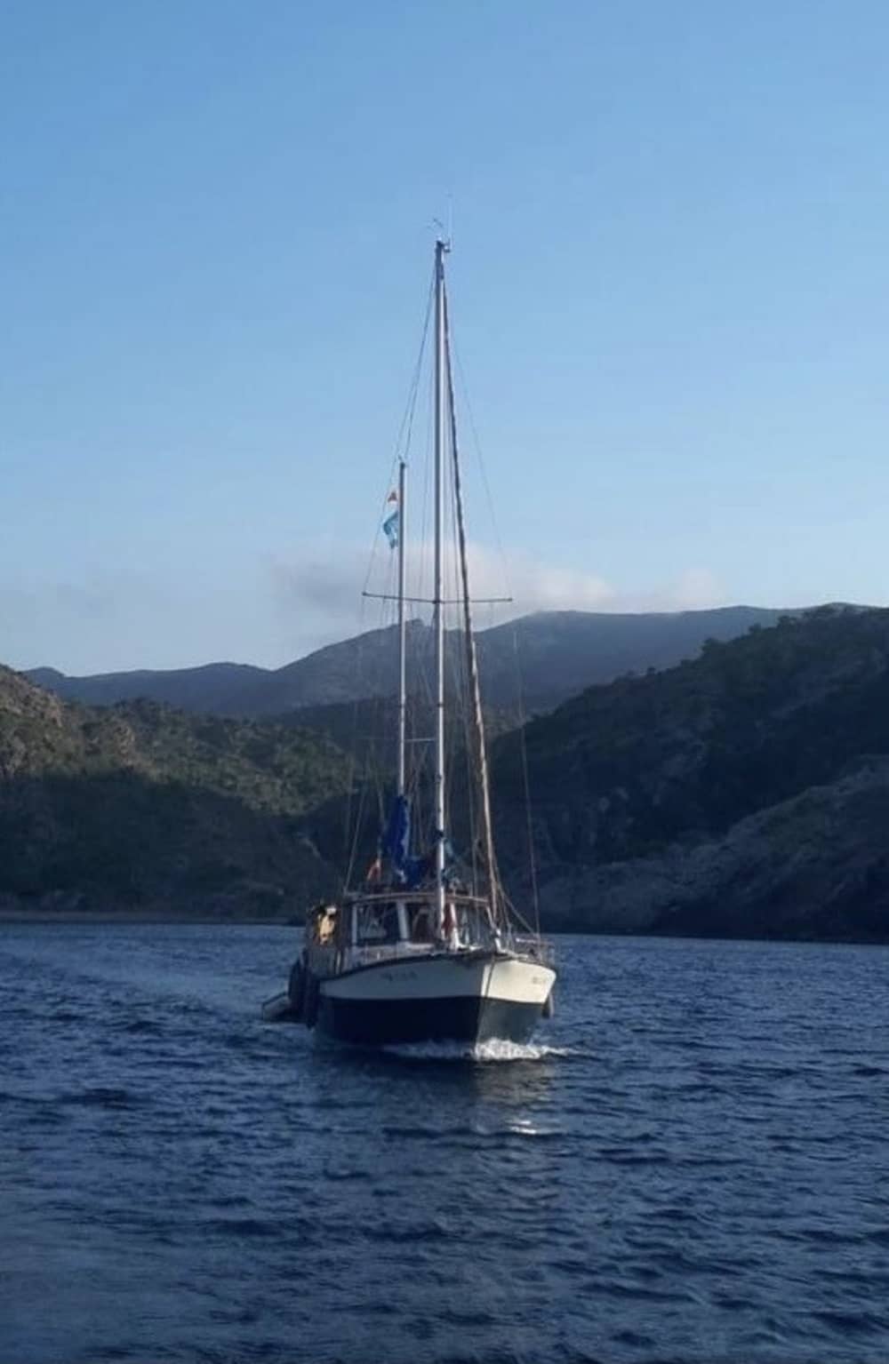 Découvrez El Port de la Selva en voilier pour une journée complète.
