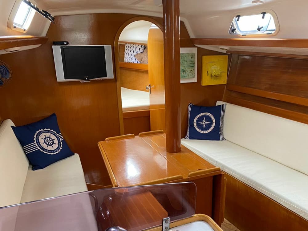 Het beste van Paraty beleef je vanaf het water: een privé-dagtocht op een zeilboot.