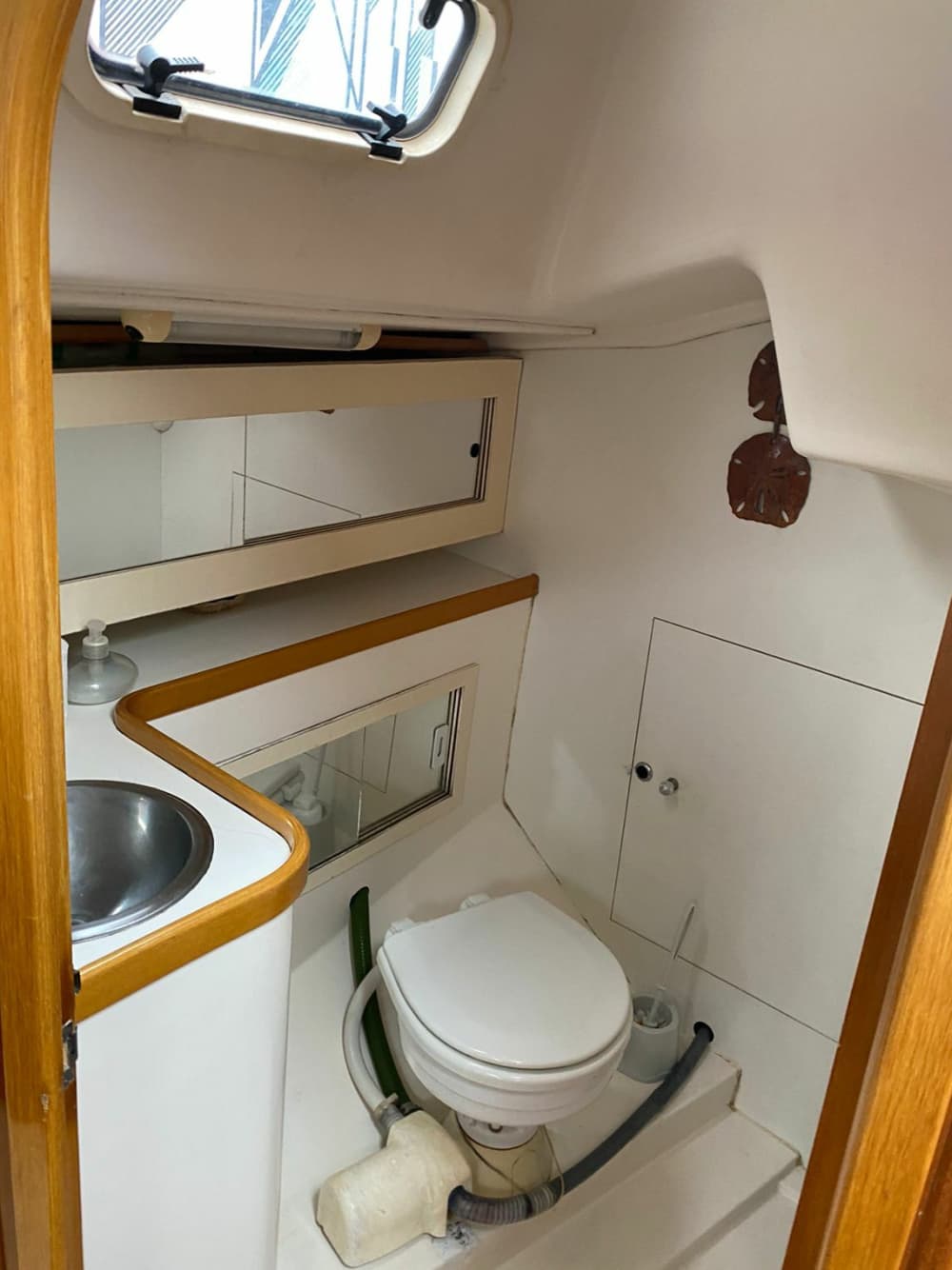 Het beste van Paraty beleef je vanaf het water: een privé-dagtocht op een zeilboot.