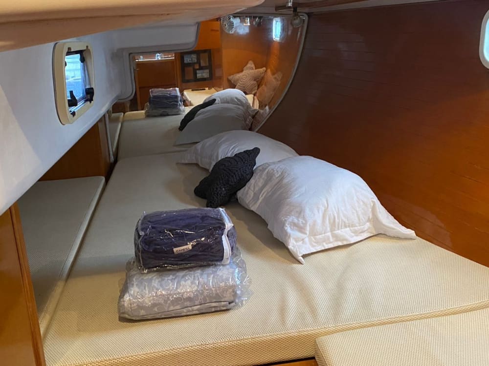 Het beste van Paraty beleef je vanaf het water: een privé-dagtocht op een zeilboot.