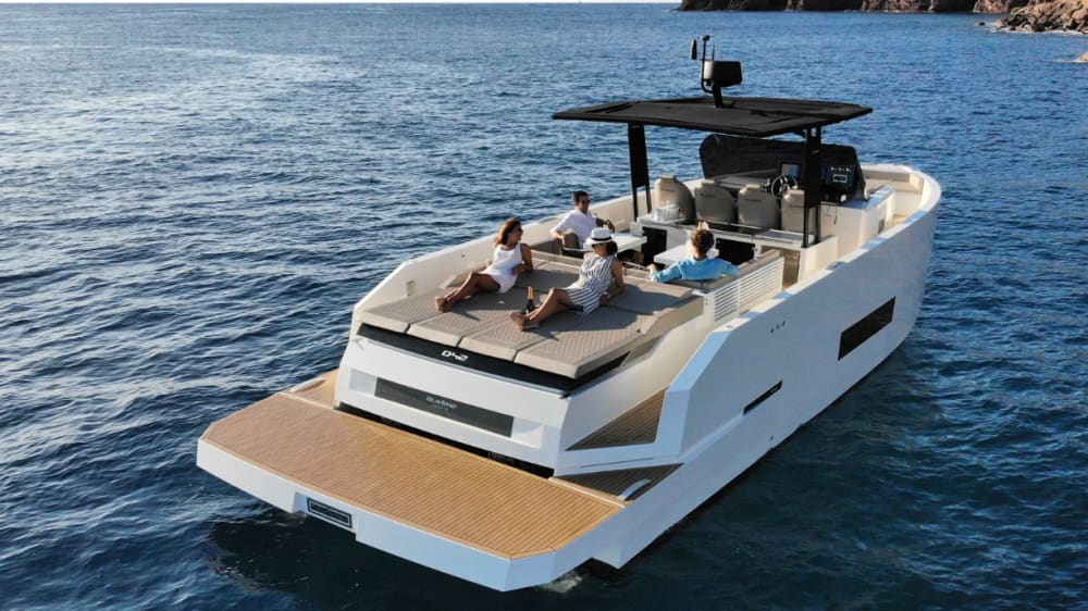 Flucht zur Insel Rhenia: Ein halbtägiges Abenteuer im Paradies