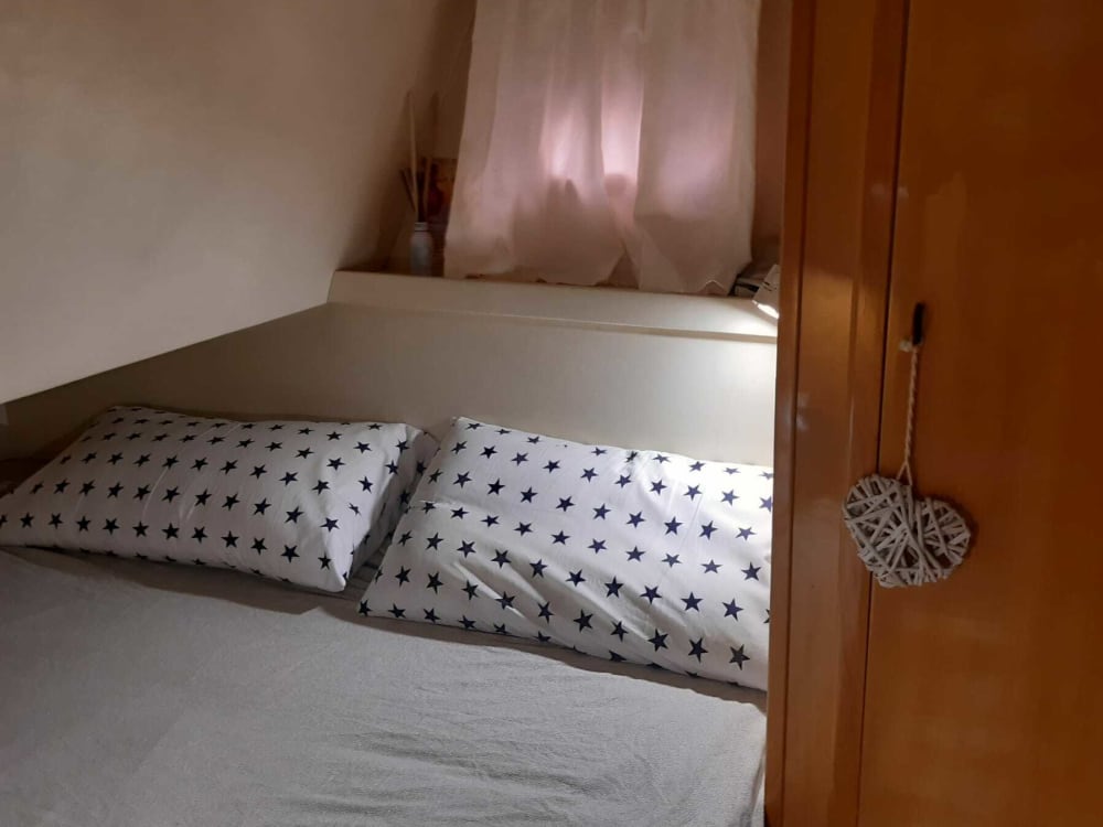 Goditi il sole con un'escursione in barca di 9 ore a Taranto.