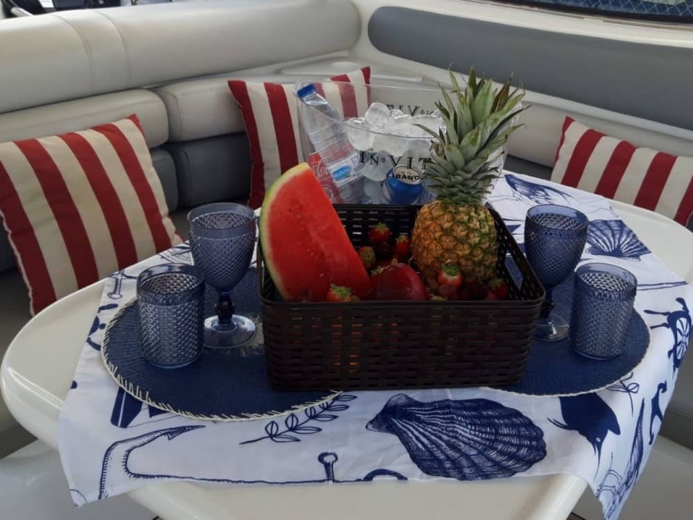 6-hour cruise on a 20-meter yacht