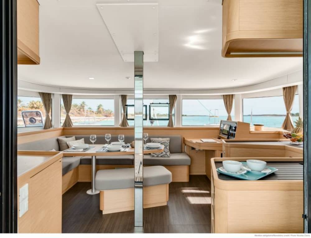 Verken Funchal en geniet van een hele dag zeilen op een catamaran.