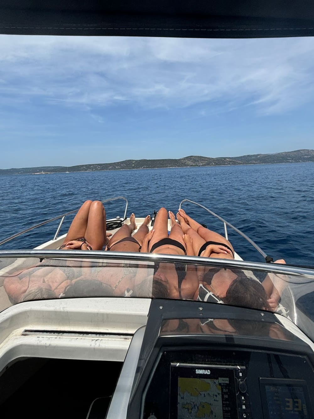 Discover Vinišće on a motorboat for 9h