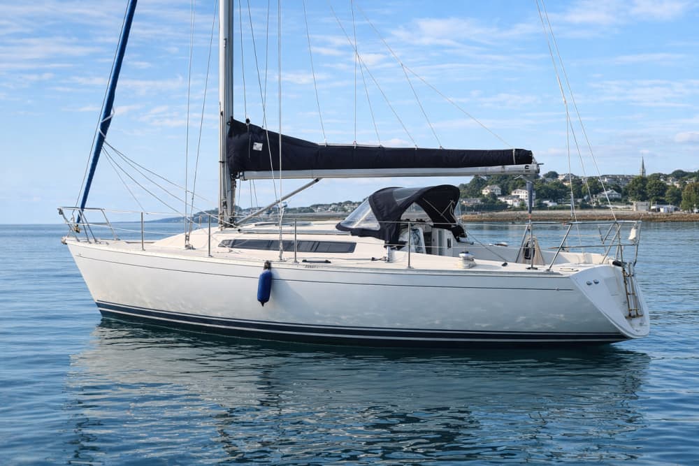 Benetau first 305 D