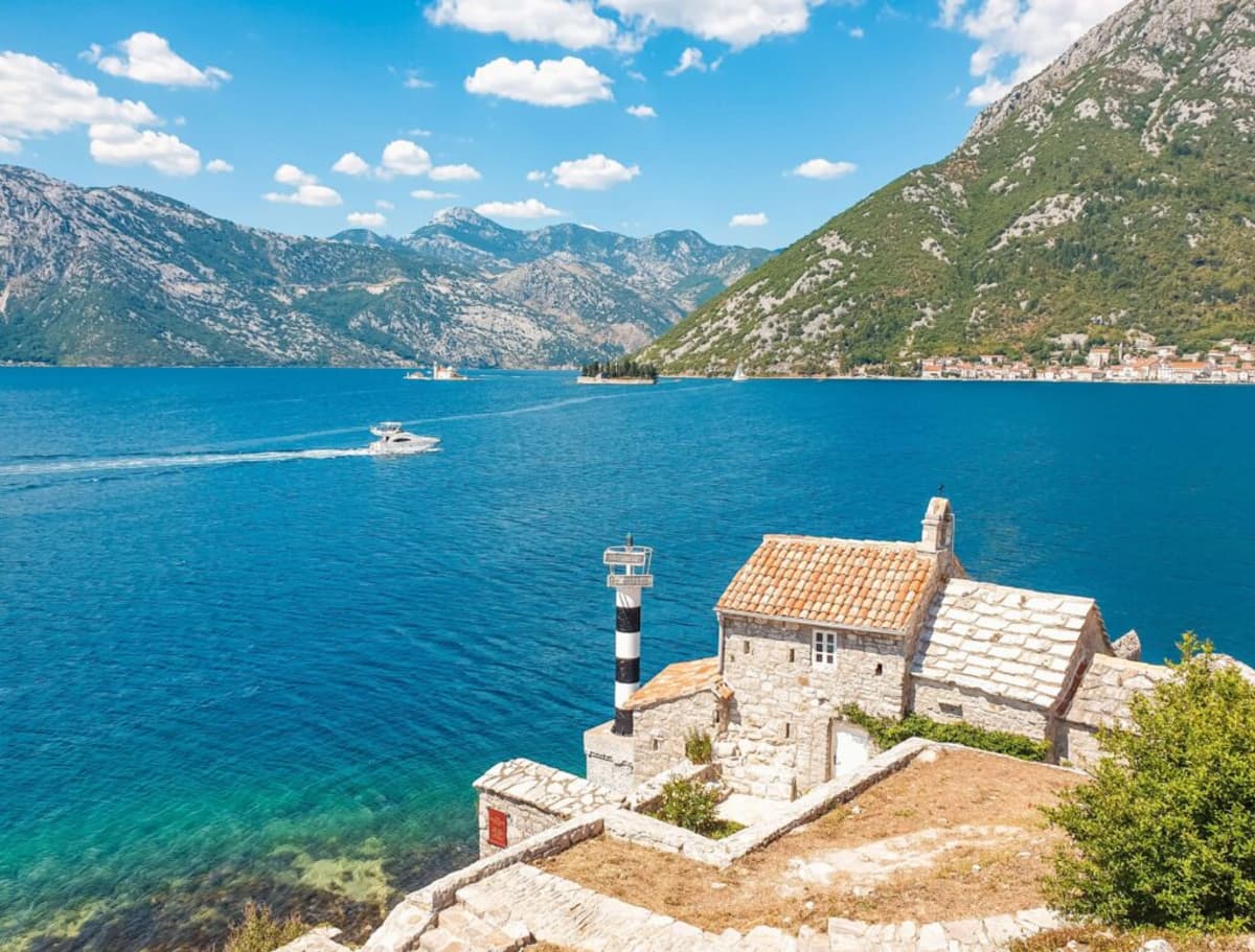 Coastal Adventure: Half-Day Open Sea Experience