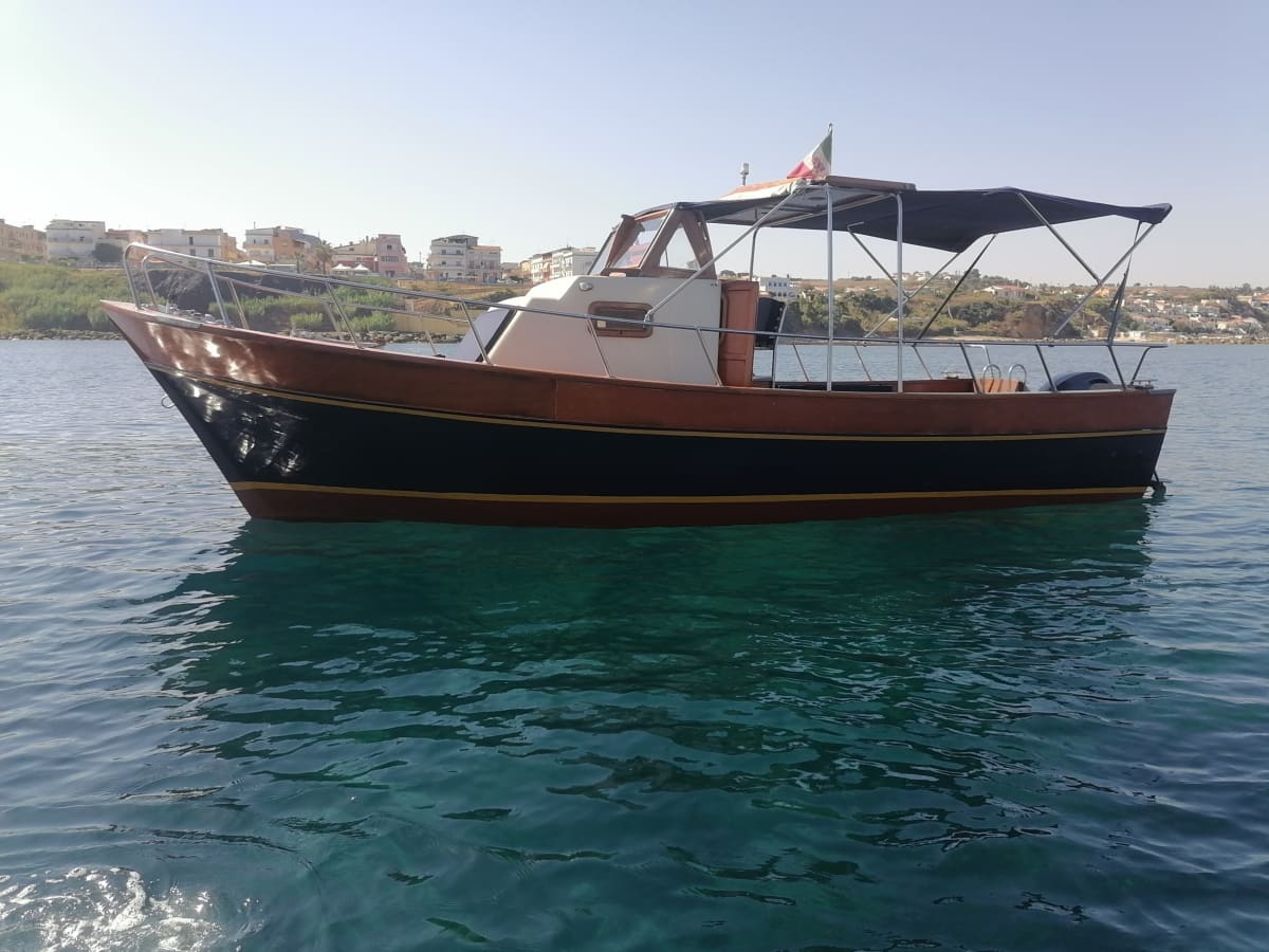 Privé-excursie per gozzo om de Golf van Castellammare te ontdekken.