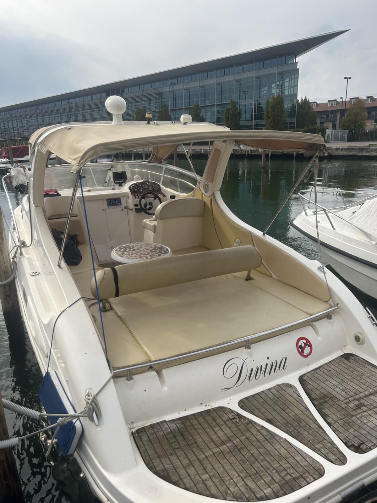 Entdecken Sie Venedig auf einem Motorboot (7 Stunden).