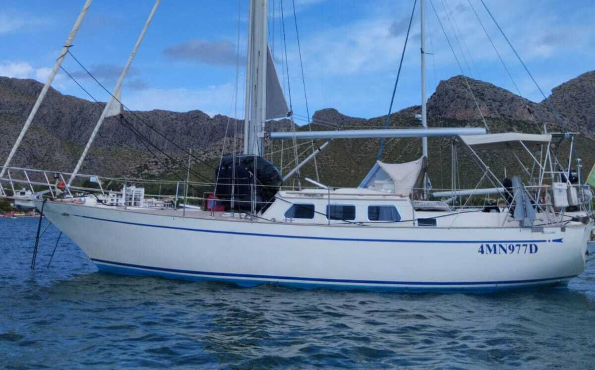 Full-day sailing trip in Pollença on a sailboat