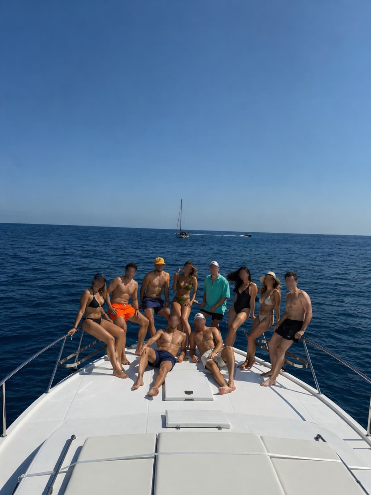 Sail until sunset, a good time to see dolphins 🫶🏼