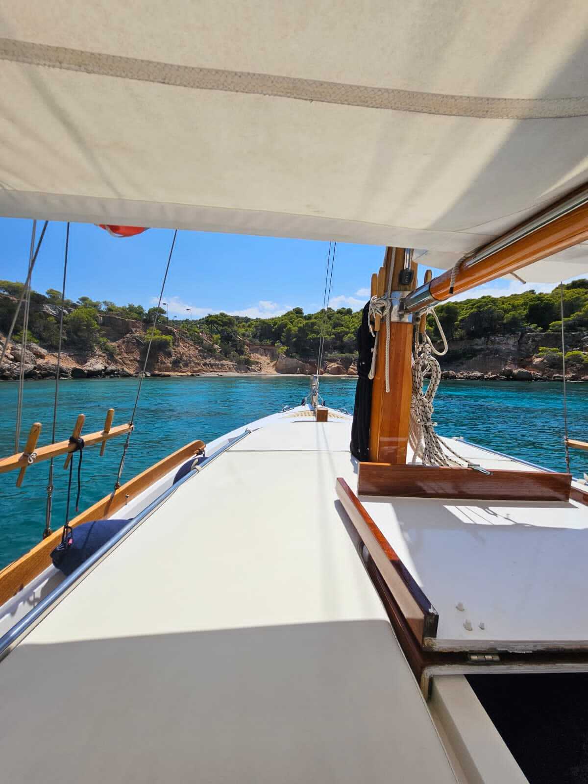 Entdecken Sie Spetses auf einem ganztägigen Segeltörn