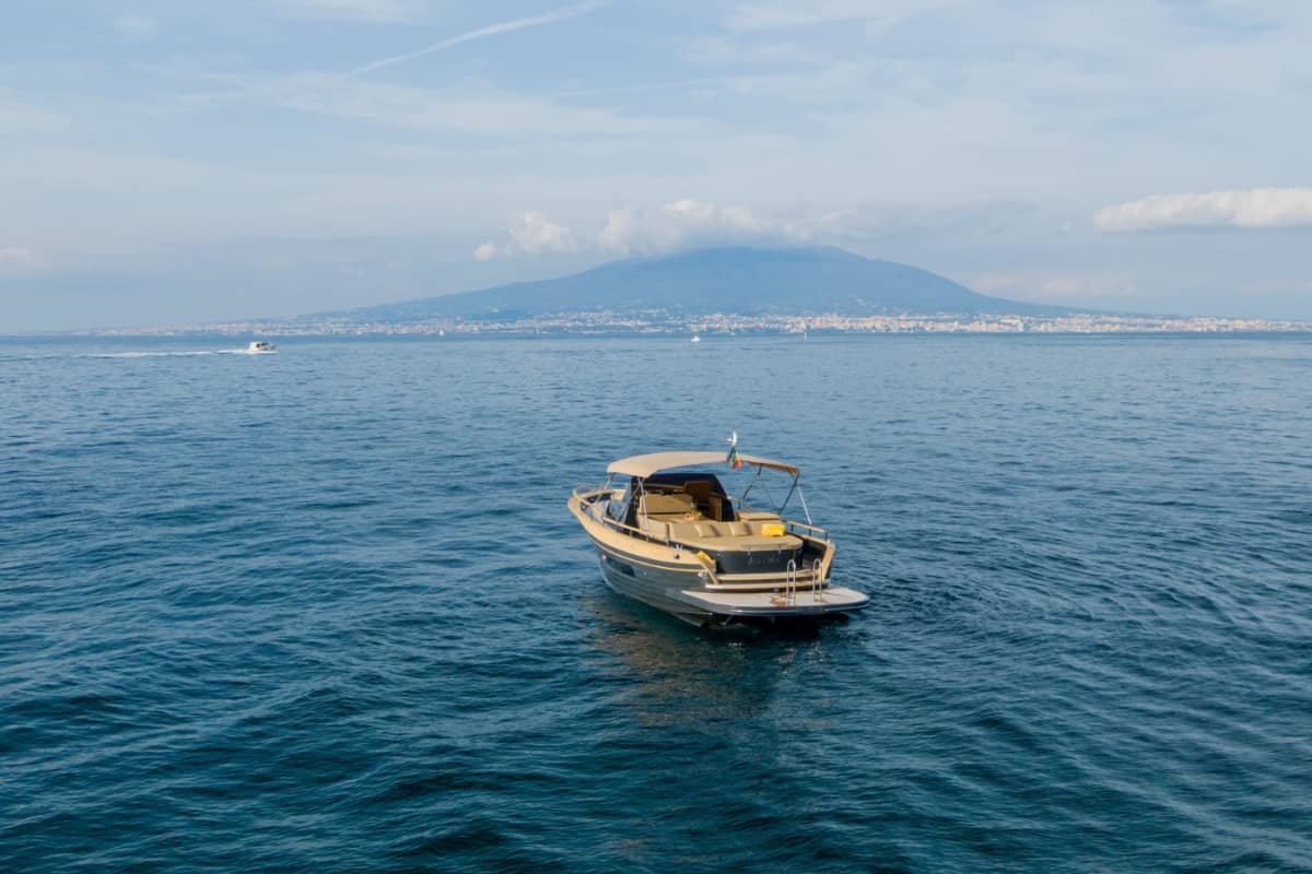 Explore Ischia & Procida – 8h Sea Escape