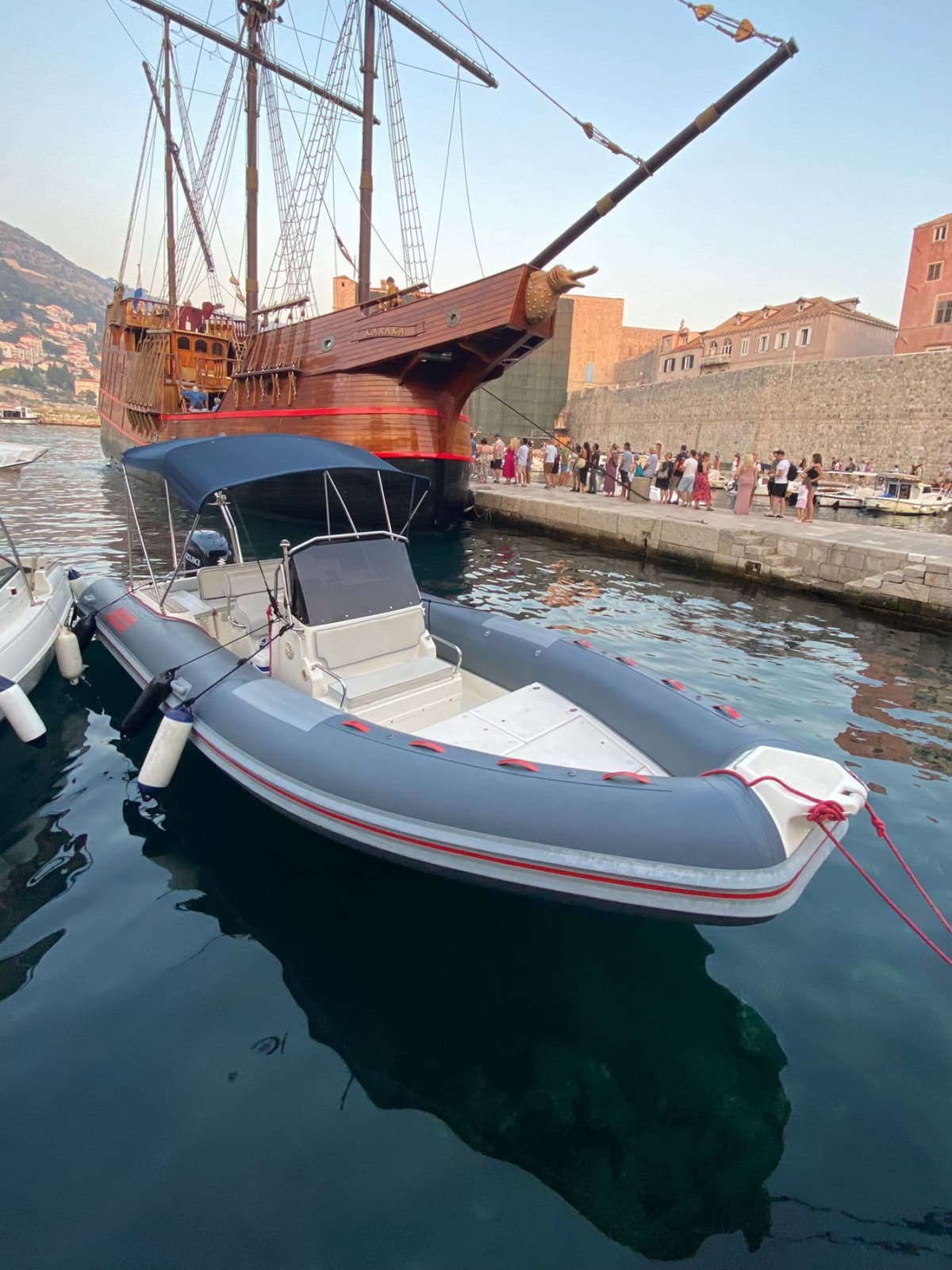 Adriatic Explorer – однодневный тур на надувной лодке из Хвара