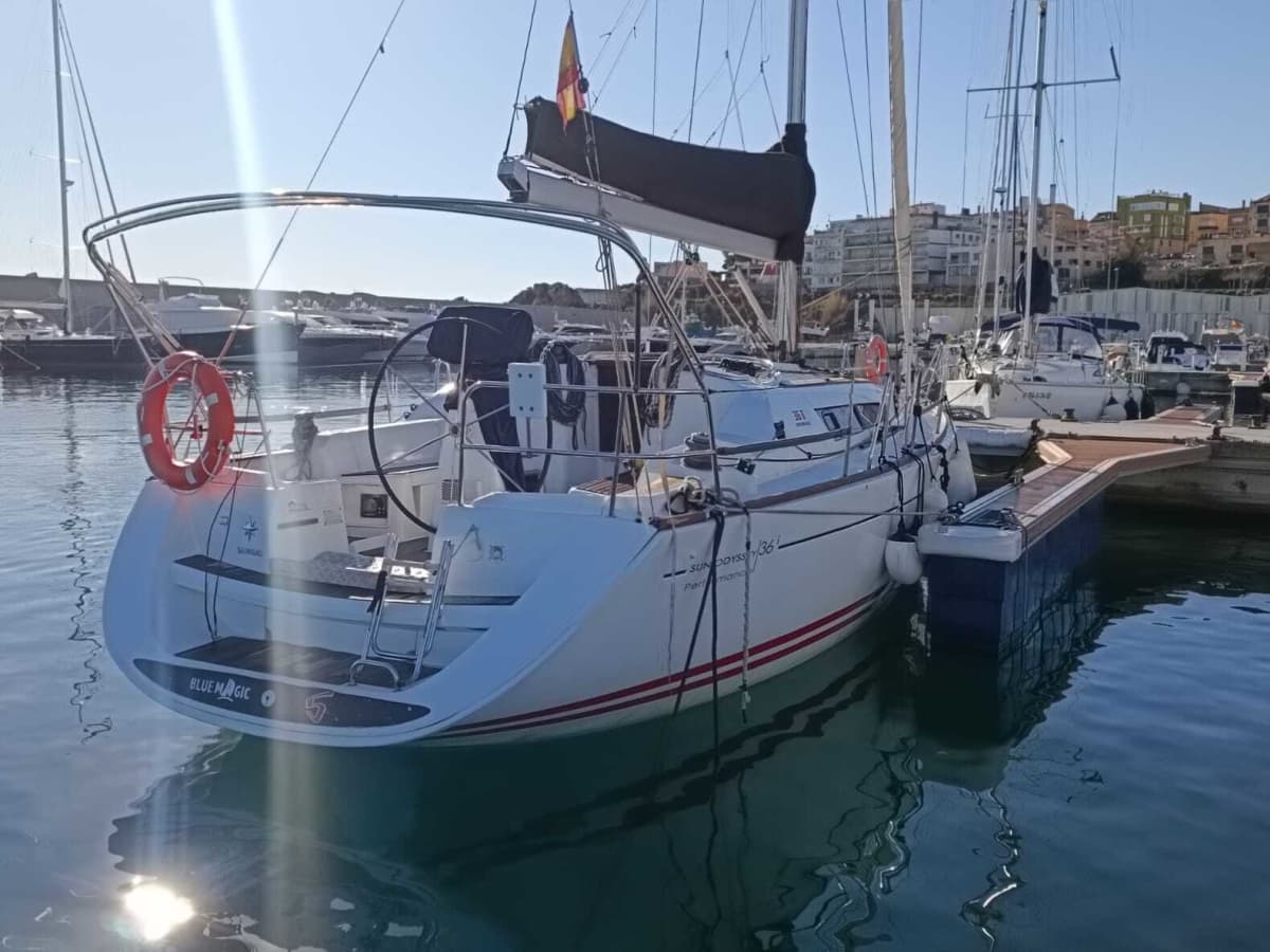 10 Stunden Segeln entlang der Küste von Boiro